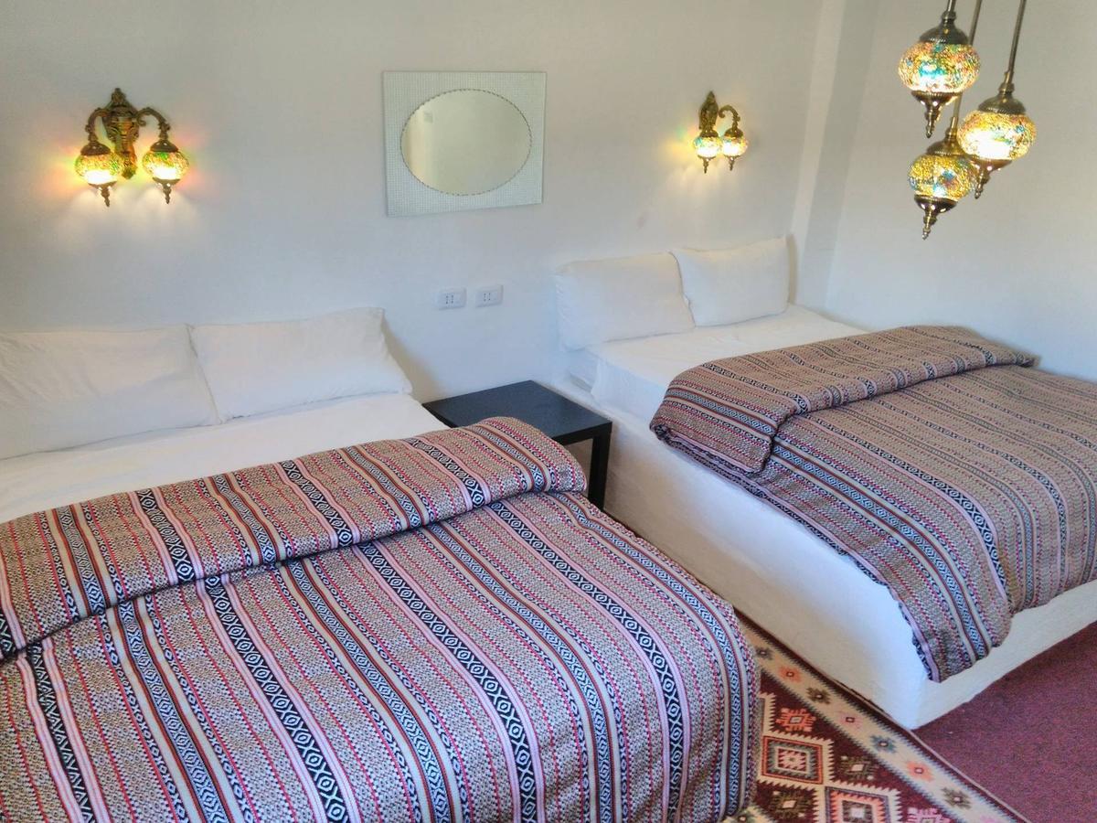 Petra Bedouin Bed And Breakfast 와디무사 외부 사진