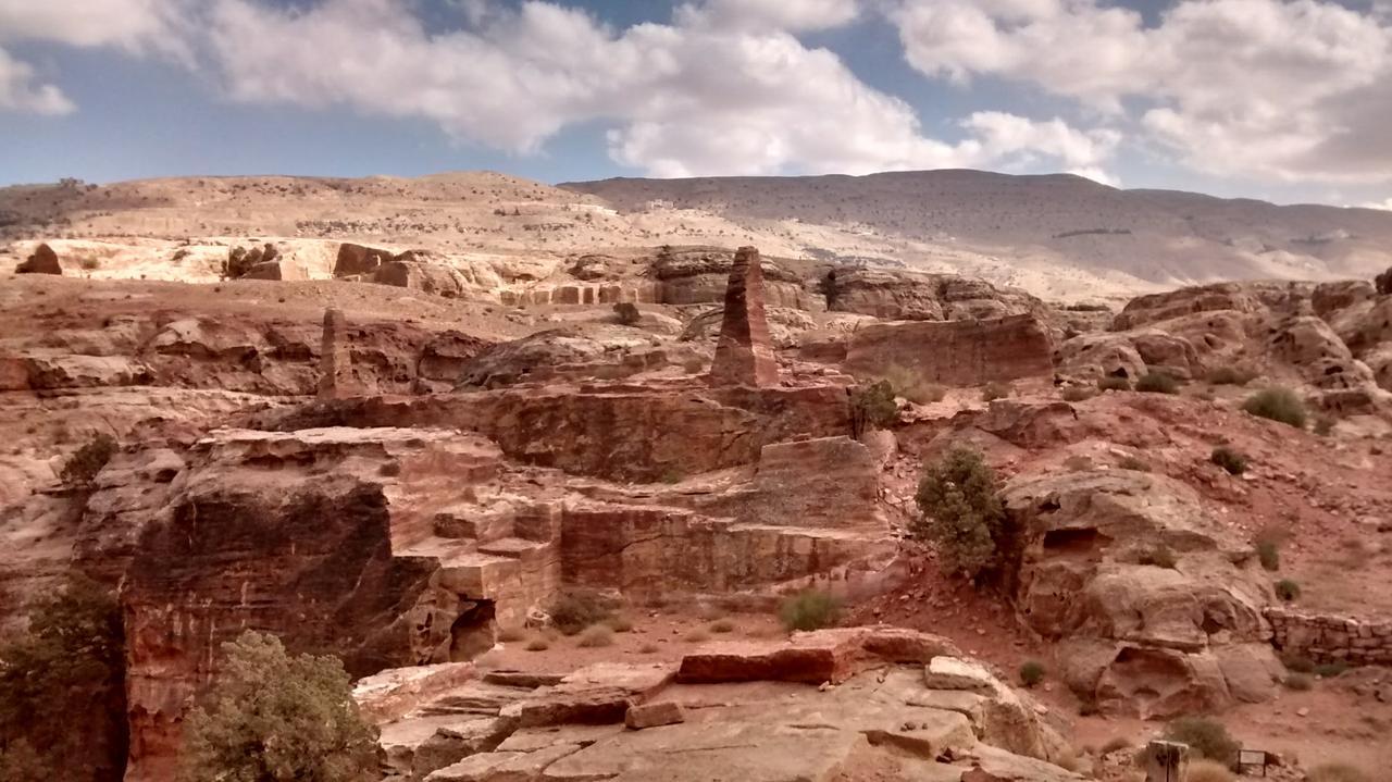 Petra Bedouin Bed And Breakfast 와디무사 외부 사진