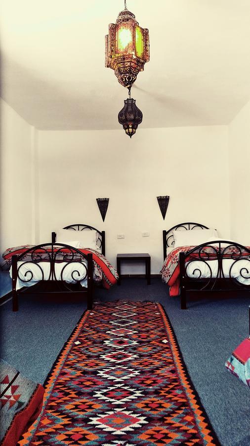 Petra Bedouin Bed And Breakfast 와디무사 외부 사진