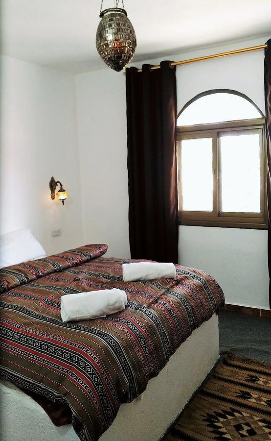 Petra Bedouin Bed And Breakfast 와디무사 외부 사진