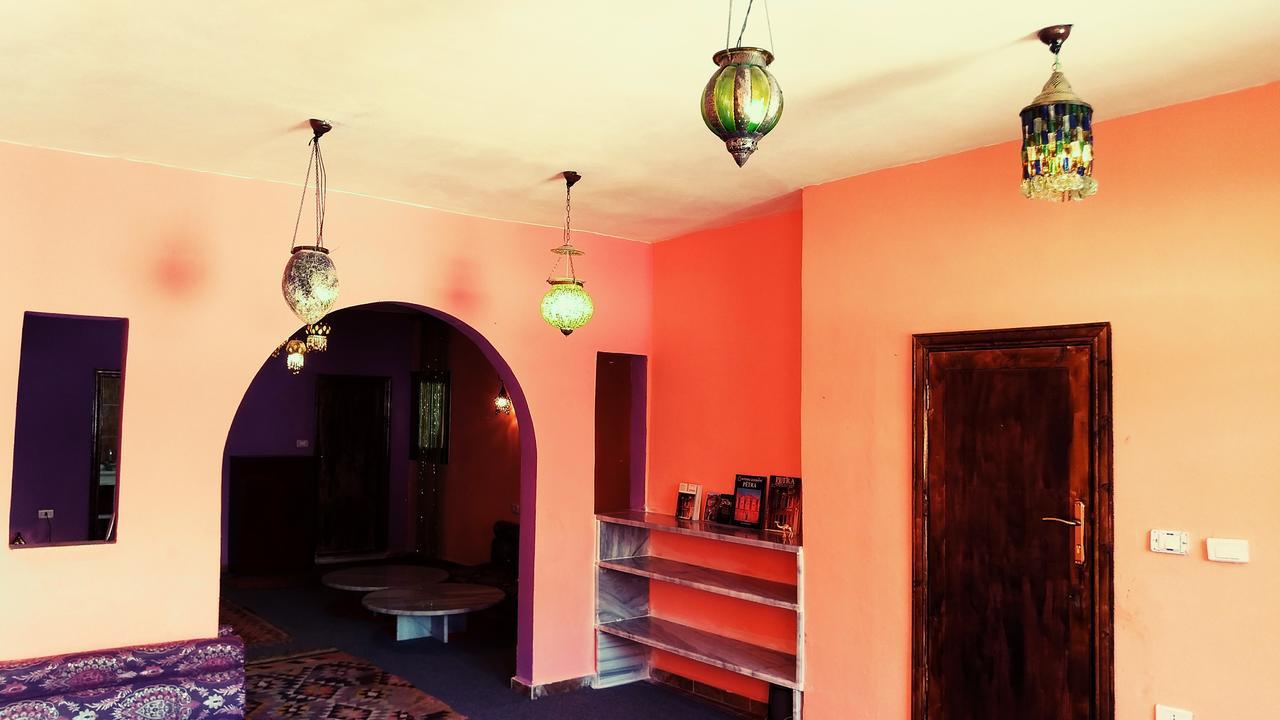 Petra Bedouin Bed And Breakfast 와디무사 외부 사진