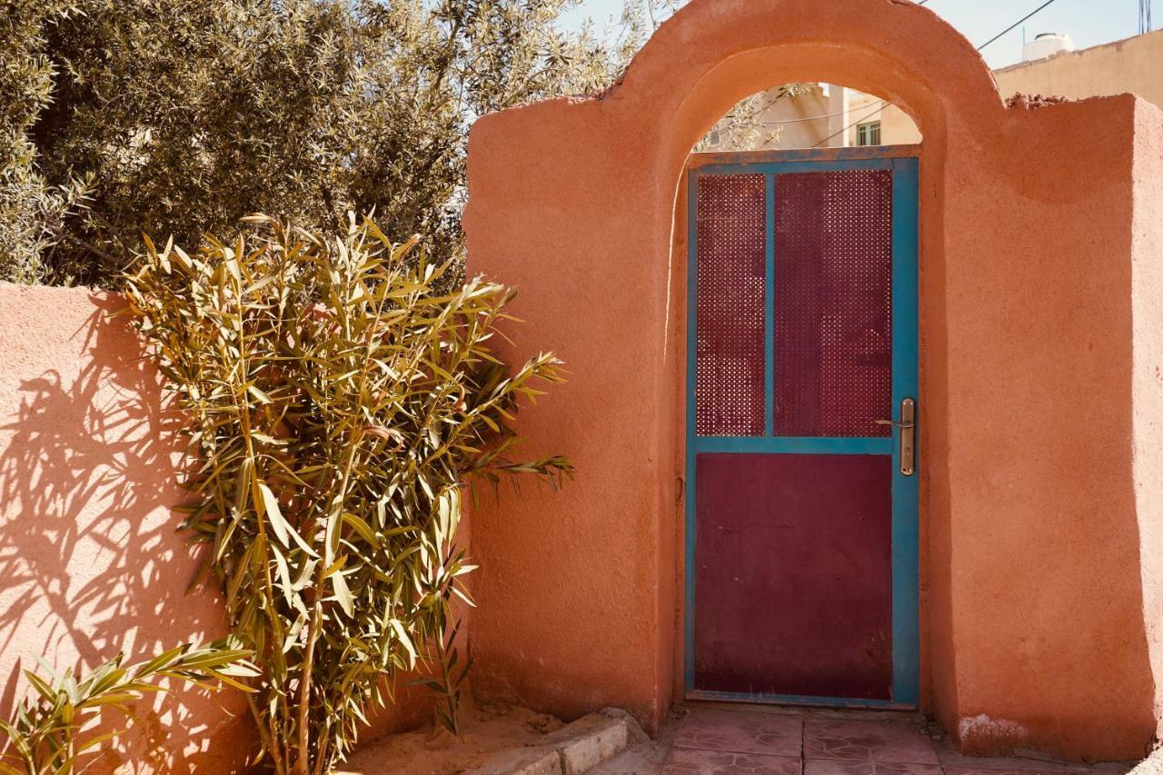 Petra Bedouin Bed And Breakfast 와디무사 외부 사진